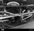 outside-stephenson-link-motion-as-applied-to-black-5-no-44767-george-stephenson-P67RYB.jpg